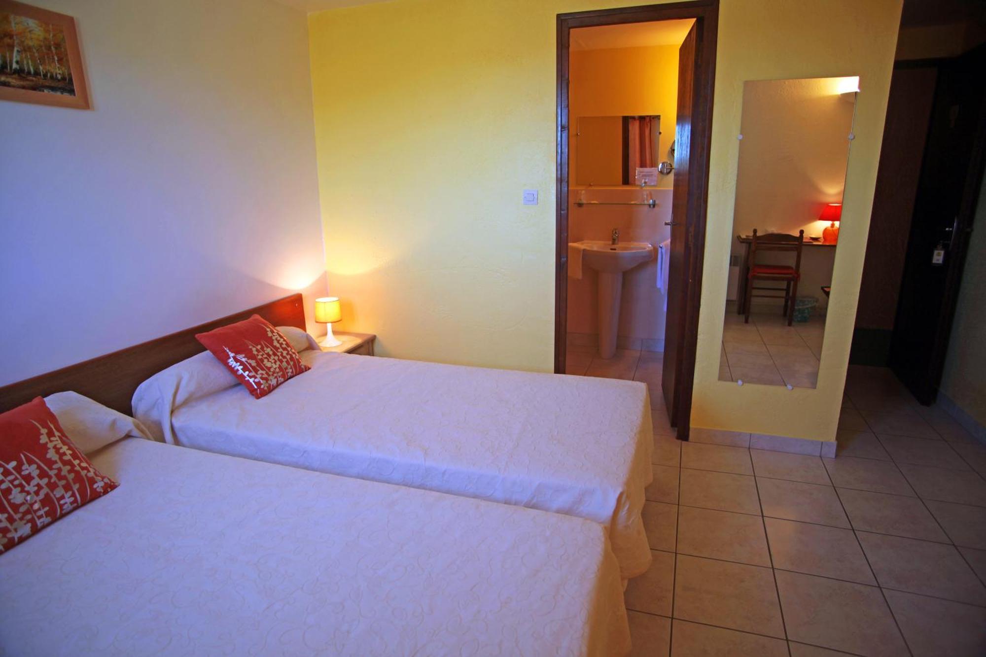 Logis Hotel Le Pressoir Saint-Chinian Kültér fotó